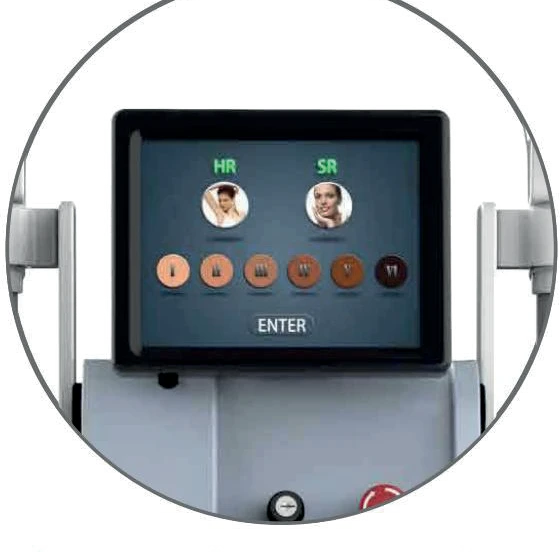 Pantalla del Nubway IPL SHR Elight con la elección entre la pieza HR y la pieza SR, y las dos piezas de mano en su soporte